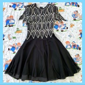 Vintage 1980s glamorous & fancy silver sequin beaded a line cocktail party dress